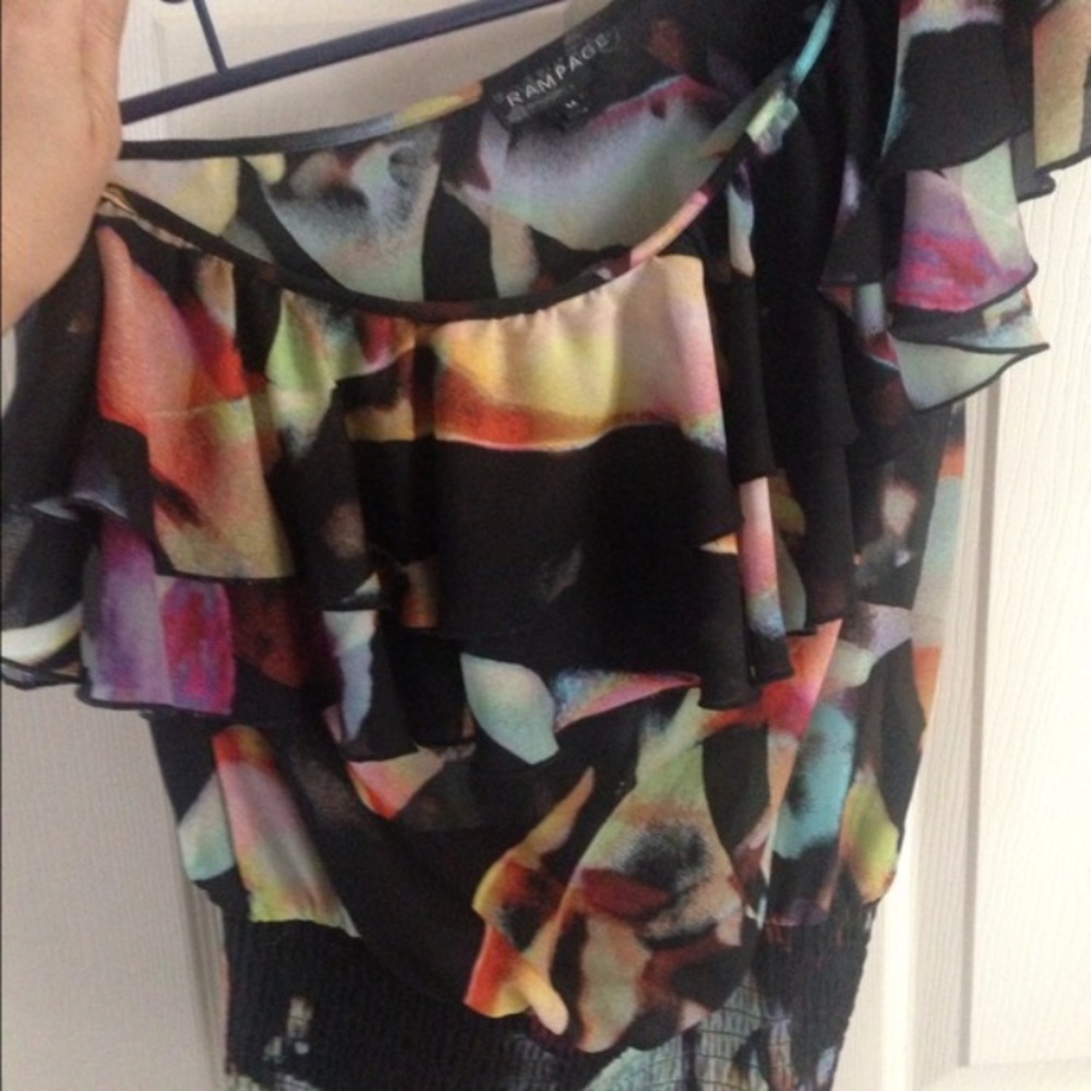 Ruffled top - Picture 6 of 7